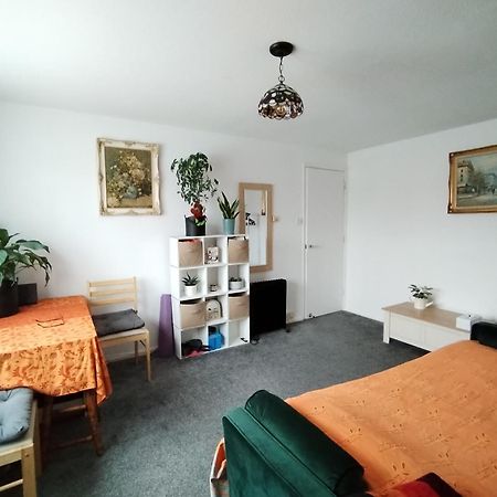 Home Away Home Near Heathrow Airport Cowley  Eksteriør bilde