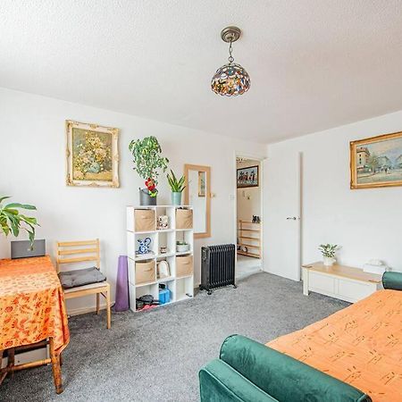 Home Away Home Near Heathrow Airport Cowley  Eksteriør bilde