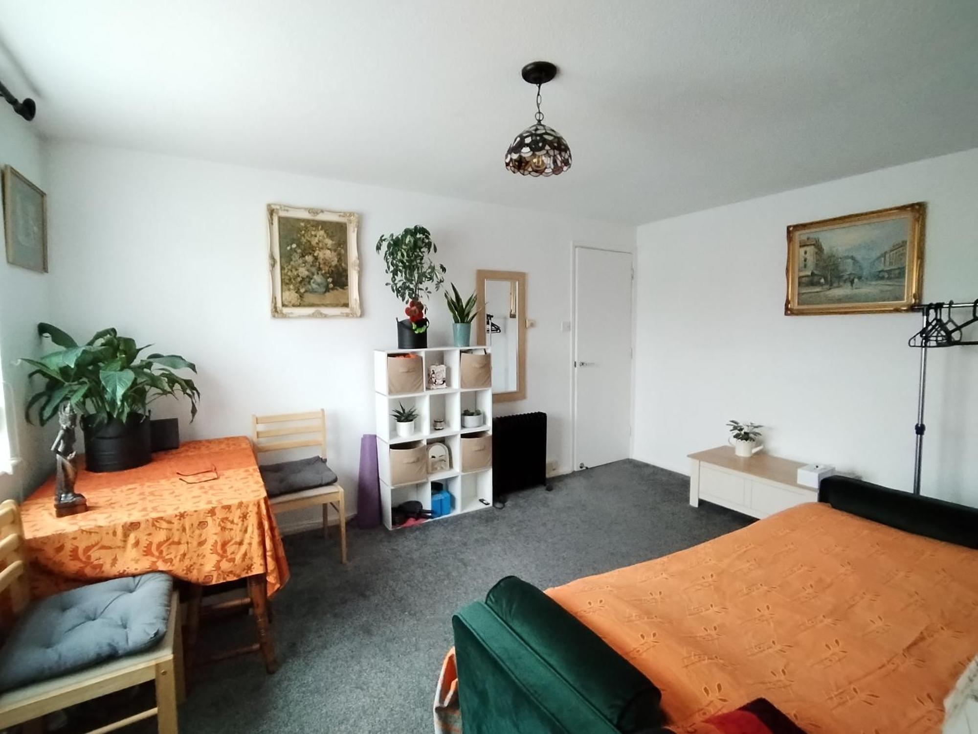 Home Away Home Near Heathrow Airport Cowley  Eksteriør bilde
