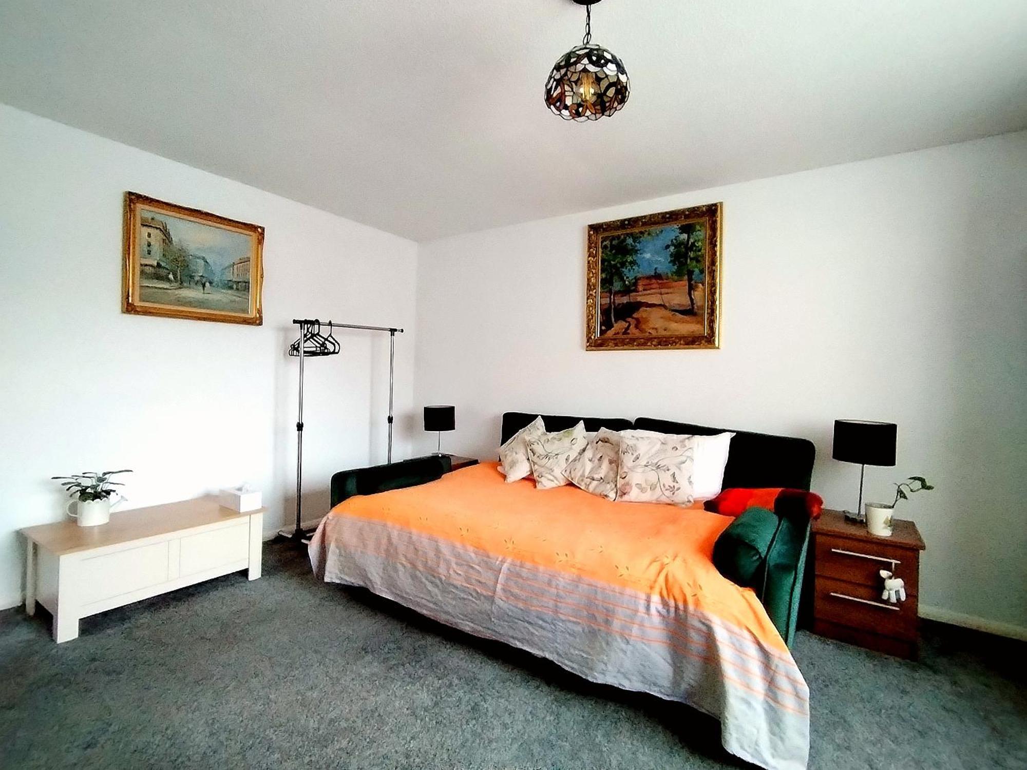 Home Away Home Near Heathrow Airport Cowley  Eksteriør bilde